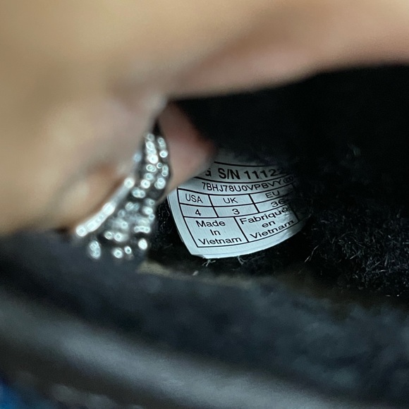 NIB Women’s Size 6 (Euro Size 36) UGG Classic Mini Sequin In Medallion Blue - Picture 9 of 15